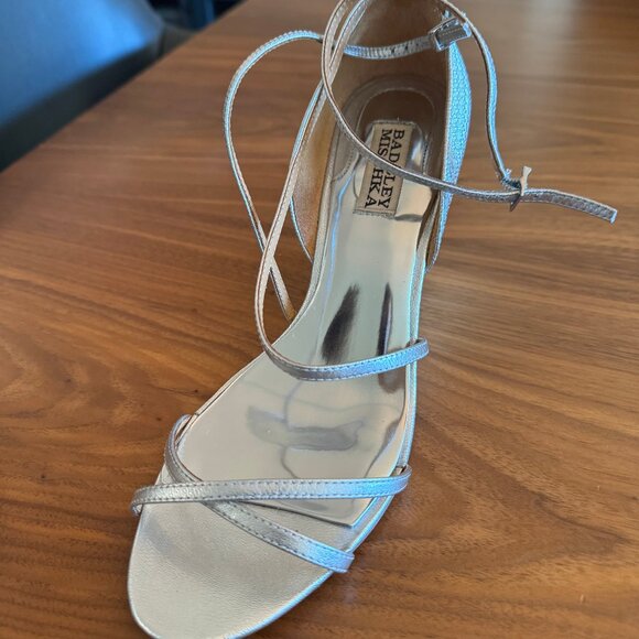 Badgley Mischka 'Melaney II' Wedge silver Sandal - Size 8.5 - Picture 2 of 10